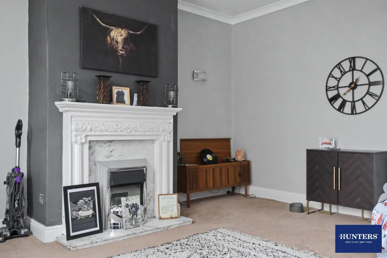 Holme Lane, Bradford, BD4, photo 3
