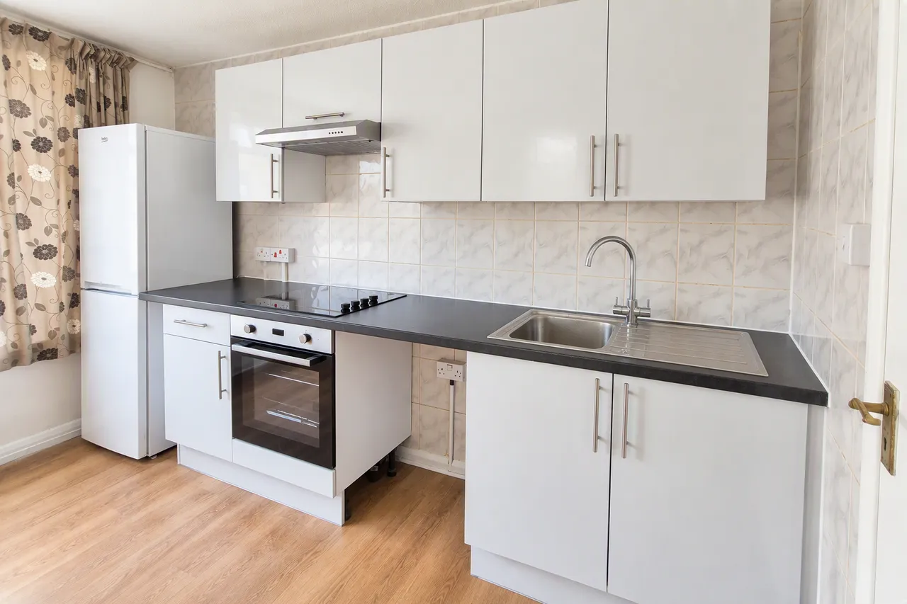 Corban Road, Hounslow, TW3, photo 4