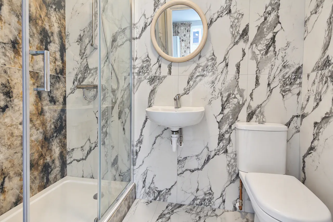 Corban Road, Hounslow, TW3, photo 3