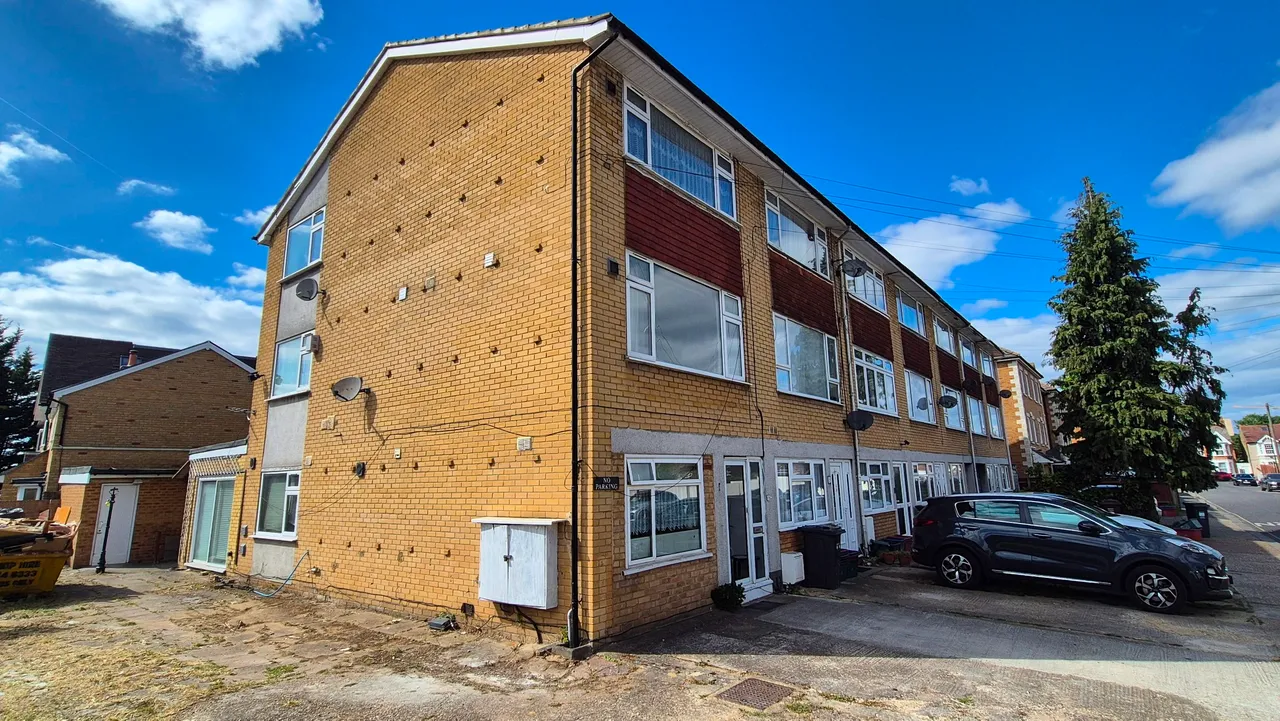 1 bed flat to rent, Corban Road, Hounslow, TW3