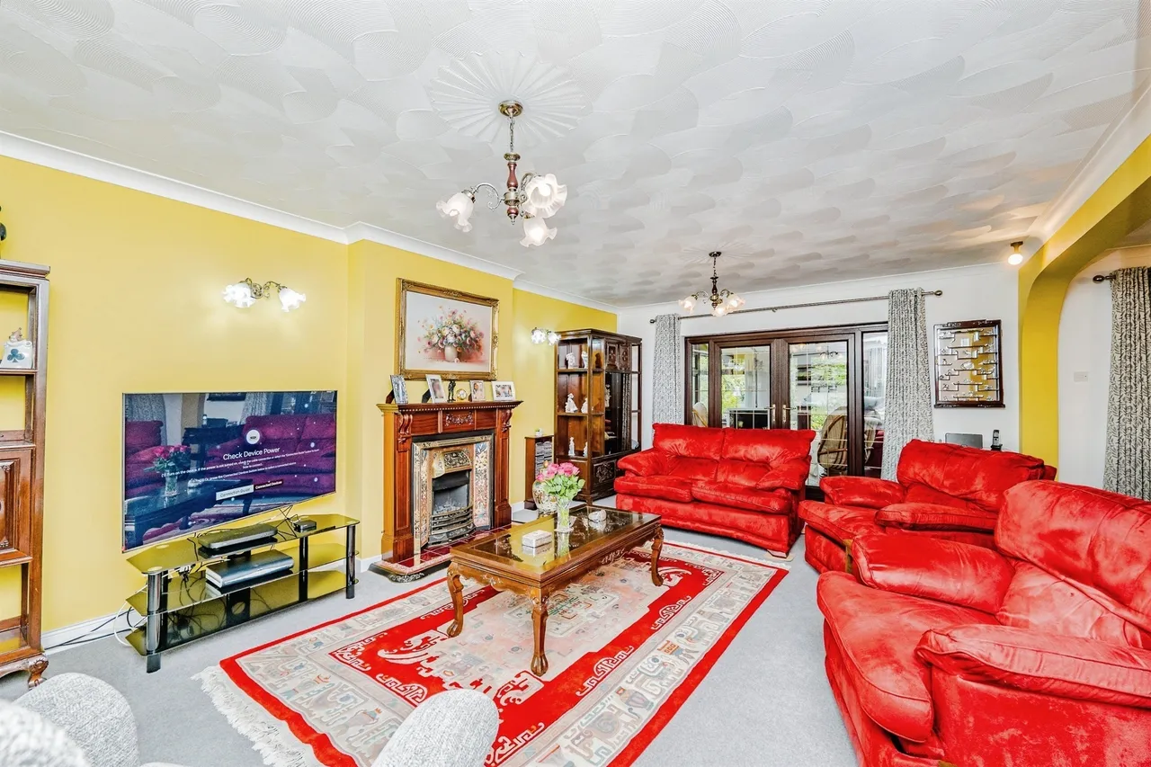 Adrian Close, Porthcawl, CF36, photo 5