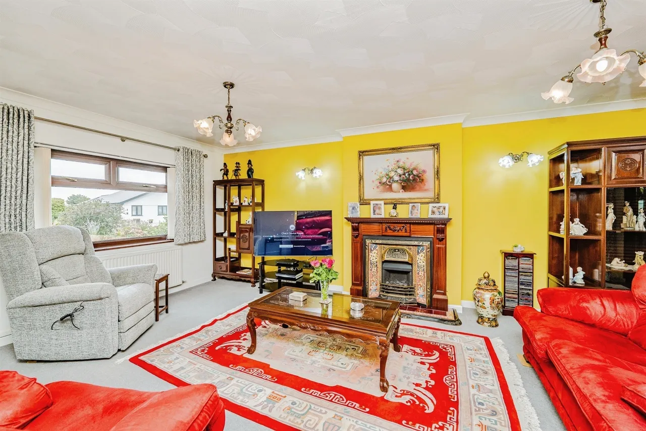 Adrian Close, Porthcawl, CF36, photo 26