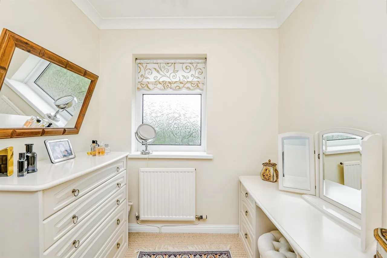 Adrian Close, Porthcawl, CF36, photo 12