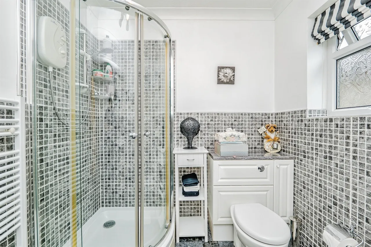 Adrian Close, Porthcawl, CF36, photo 8