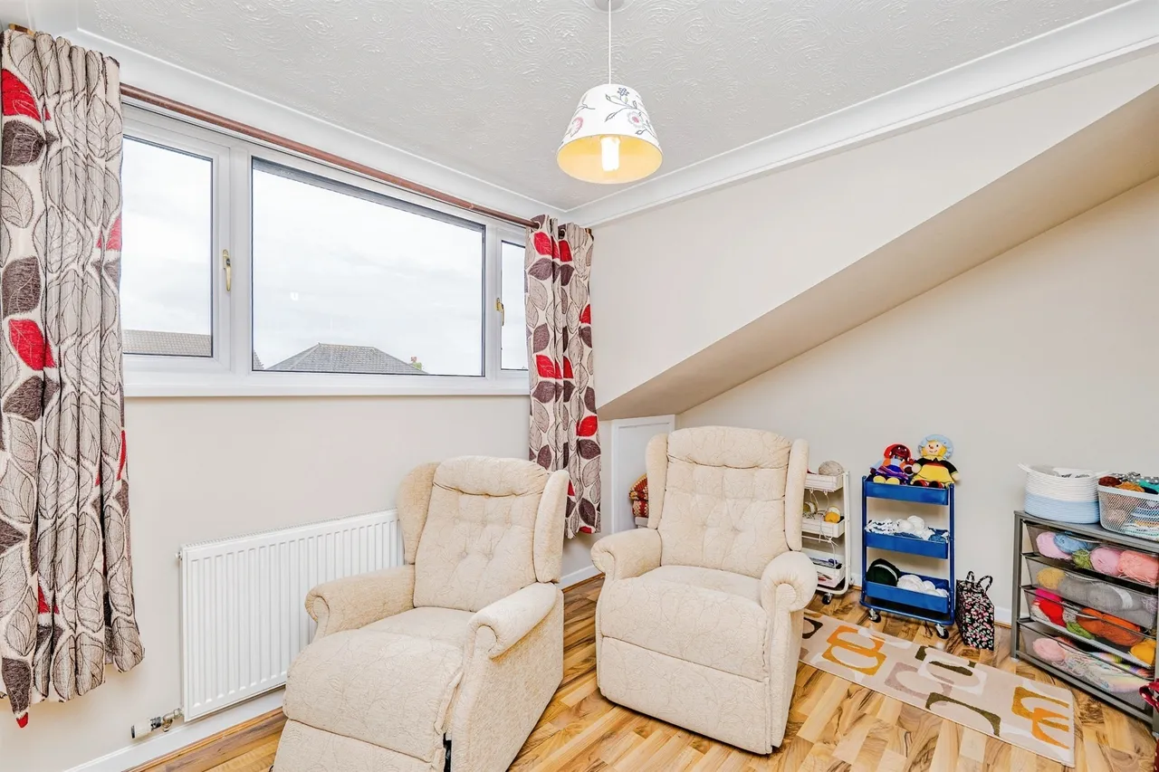Adrian Close, Porthcawl, CF36, photo 19