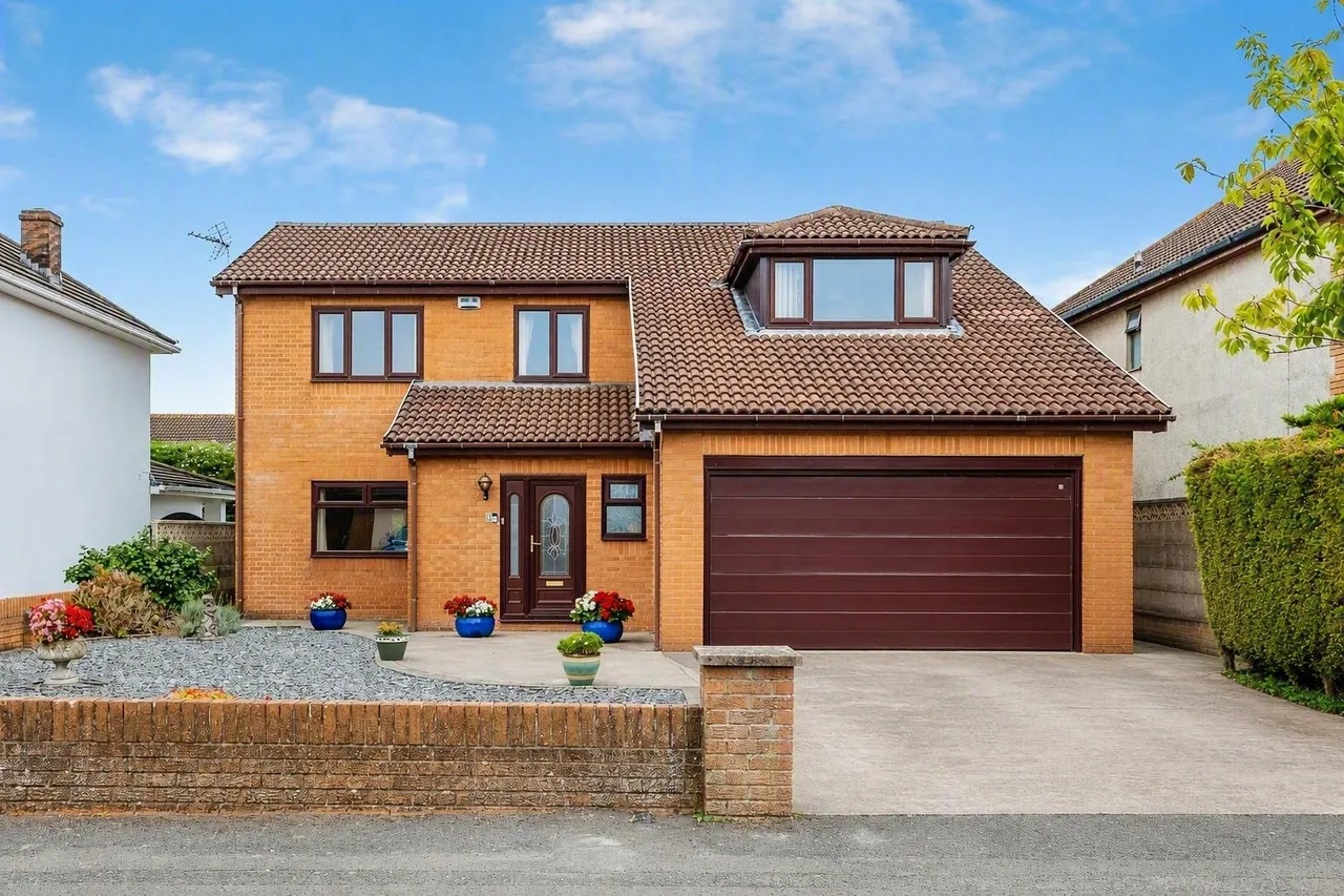 5 bed house for sale, Adrian Close, Porthcawl, CF36