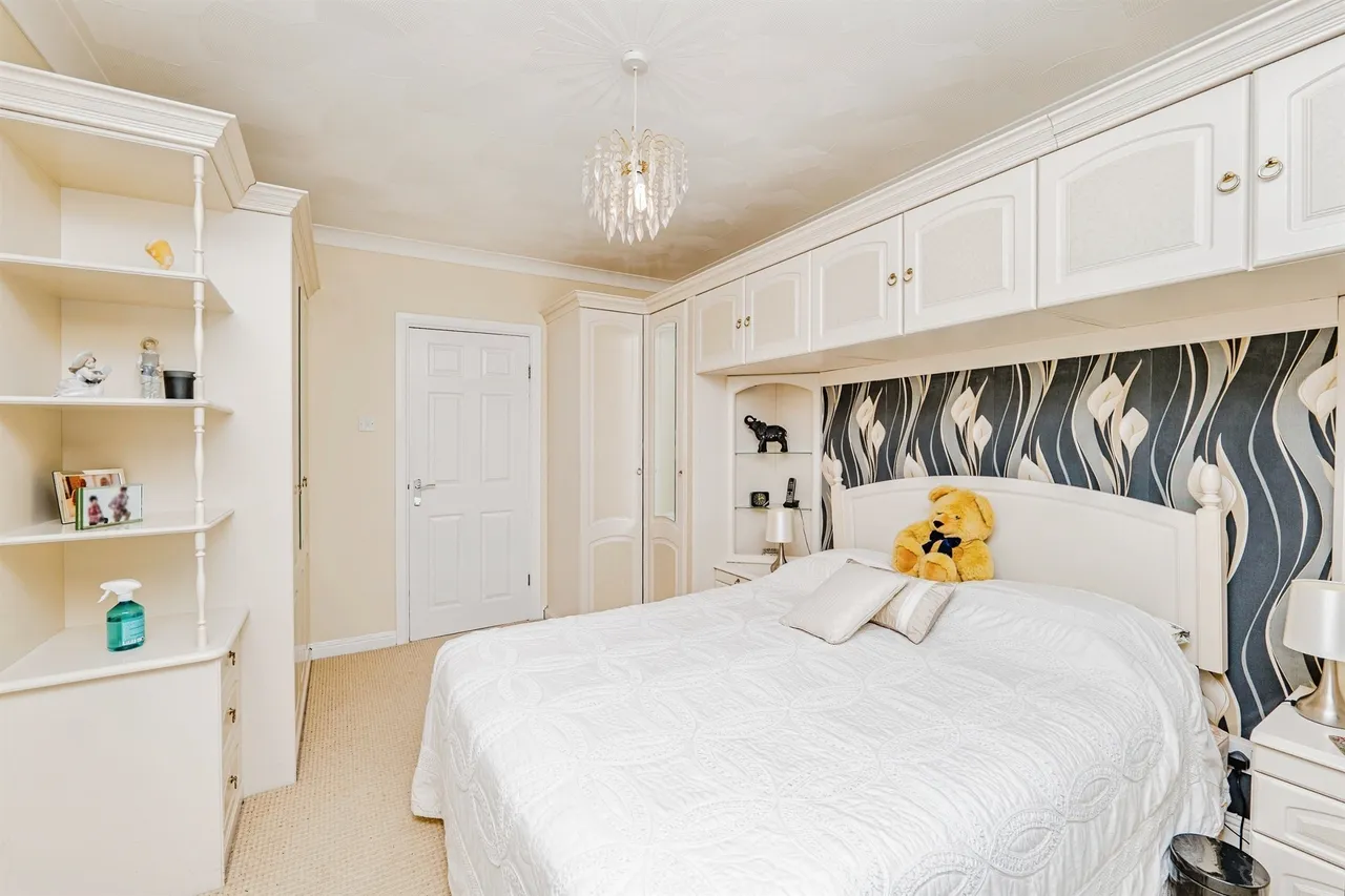 Adrian Close, Porthcawl, CF36, photo 13