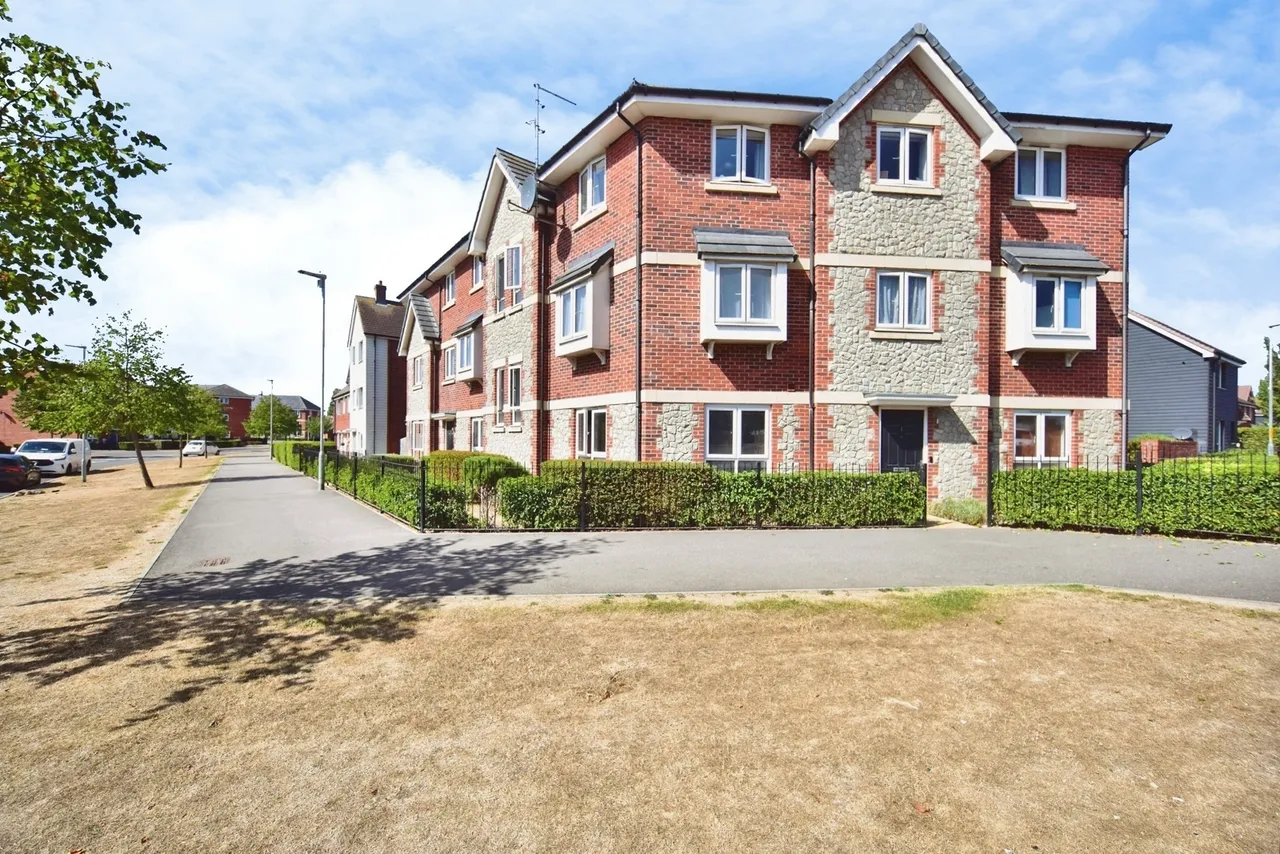 2 bed flat for sale, Laight Road, Maidstone, ME17