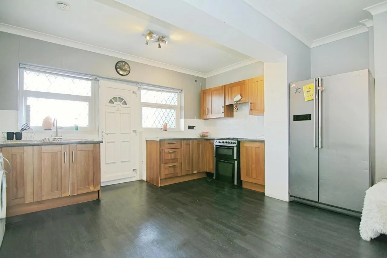 Owlcotes Road, Pudsey, LS28, photo 3