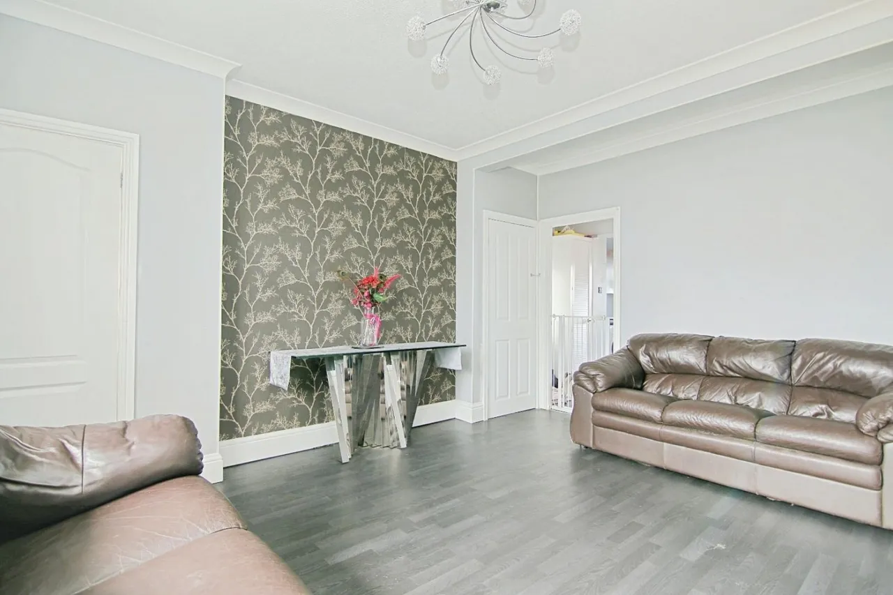 Owlcotes Road, Pudsey, LS28, photo 6
