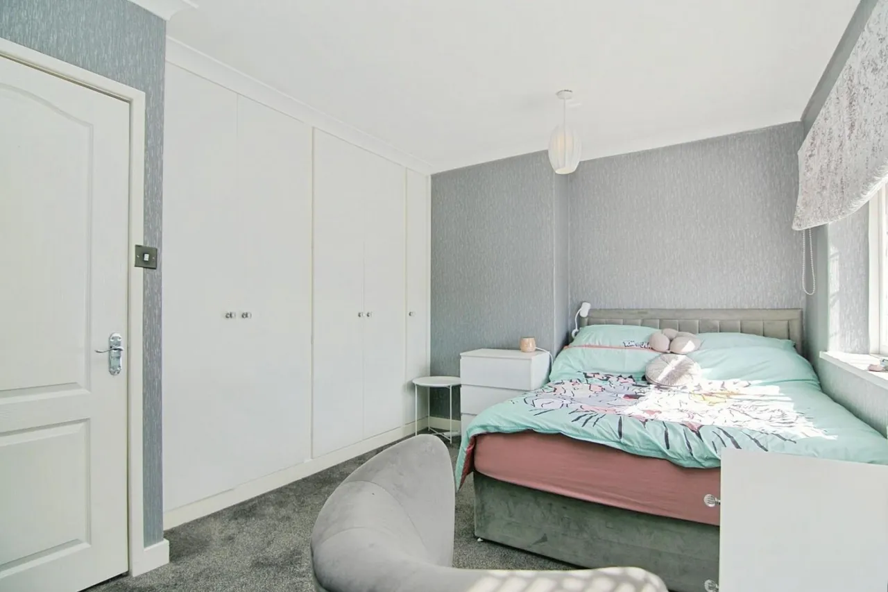 Owlcotes Road, Pudsey, LS28, photo 9