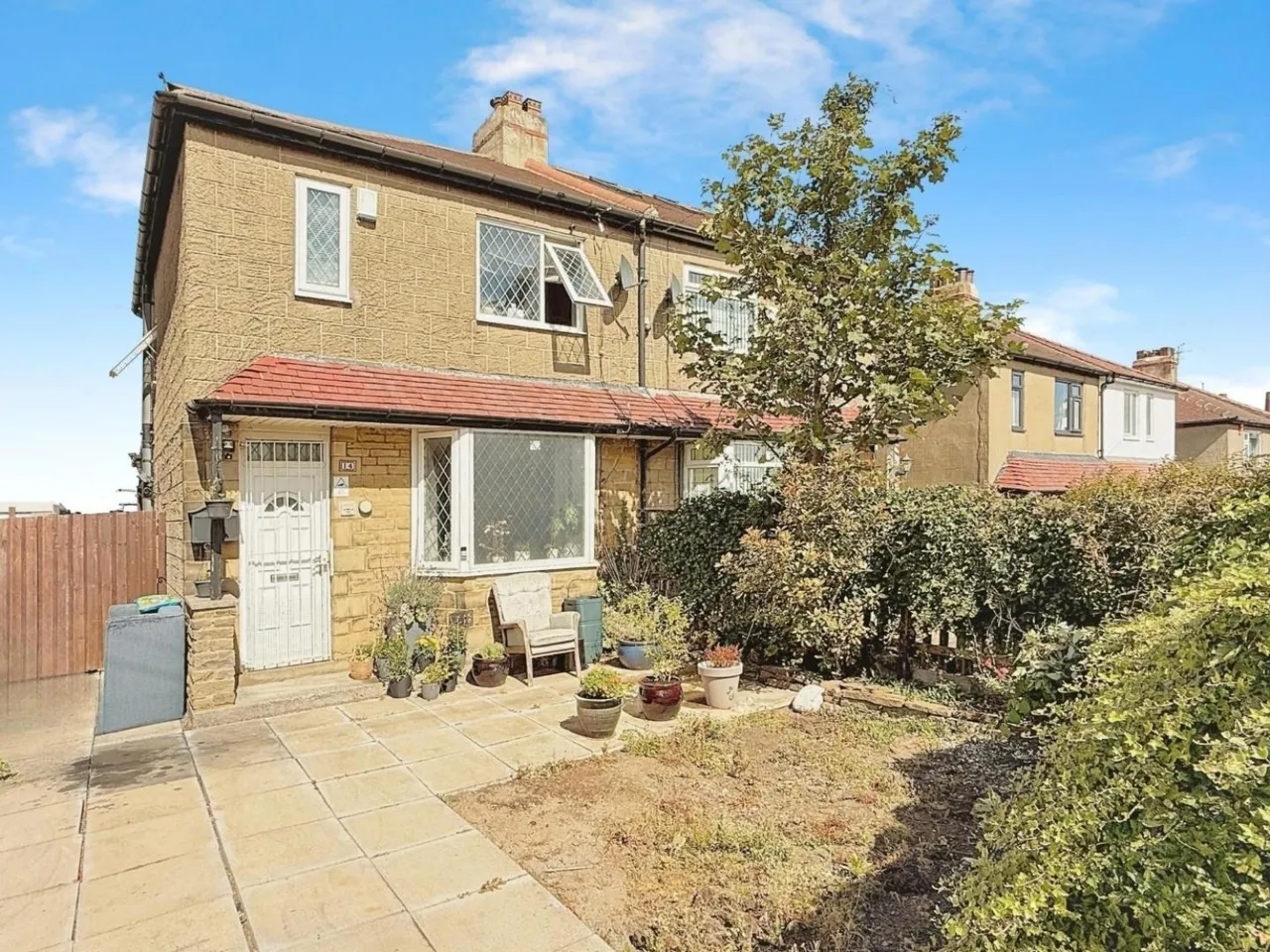 2 bed house for sale, Owlcotes Road, Pudsey, LS28
