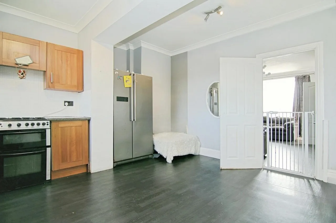 Owlcotes Road, Pudsey, LS28, photo 5