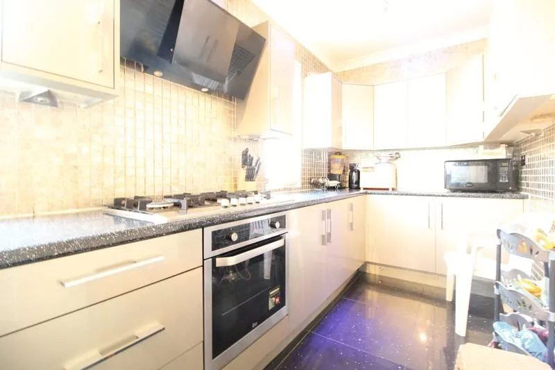 Stratford Road, Luton LU4 8NG, photo 3