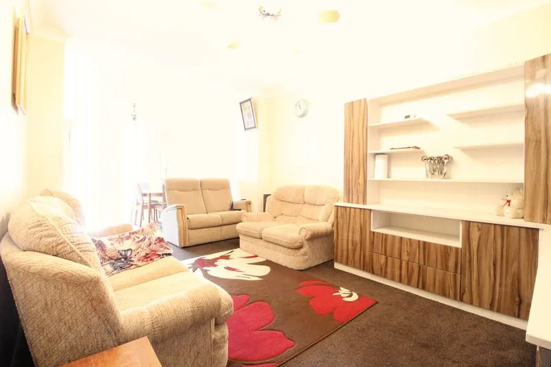 Stratford Road, Luton LU4 8NG, photo 2