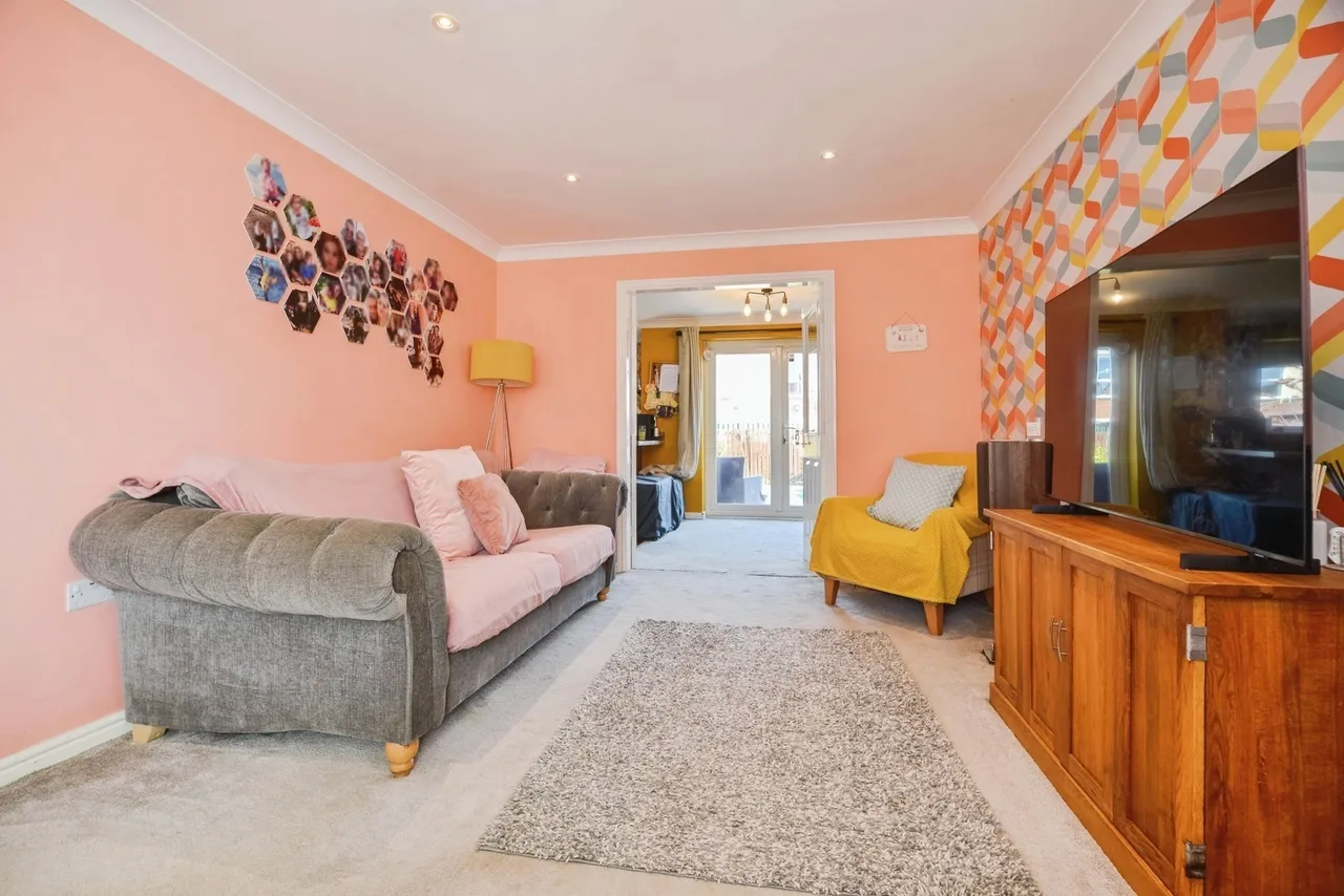 Tenby Road, Redcar, North Yorkshire, TS10, photo 4