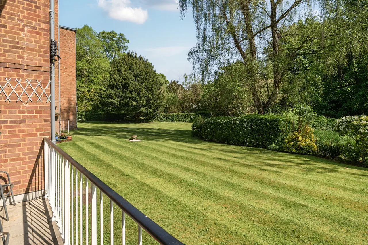 Bury Meadows, Rickmansworth, WD3, photo 9