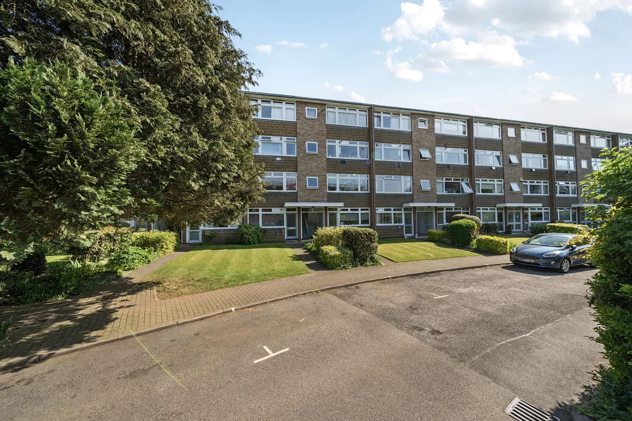 Bury Meadows, Rickmansworth, WD3, photo 11