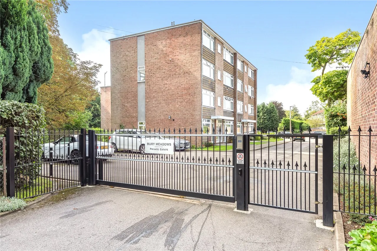 2 bed flat for sale, Bury Meadows, Rickmansworth, WD3