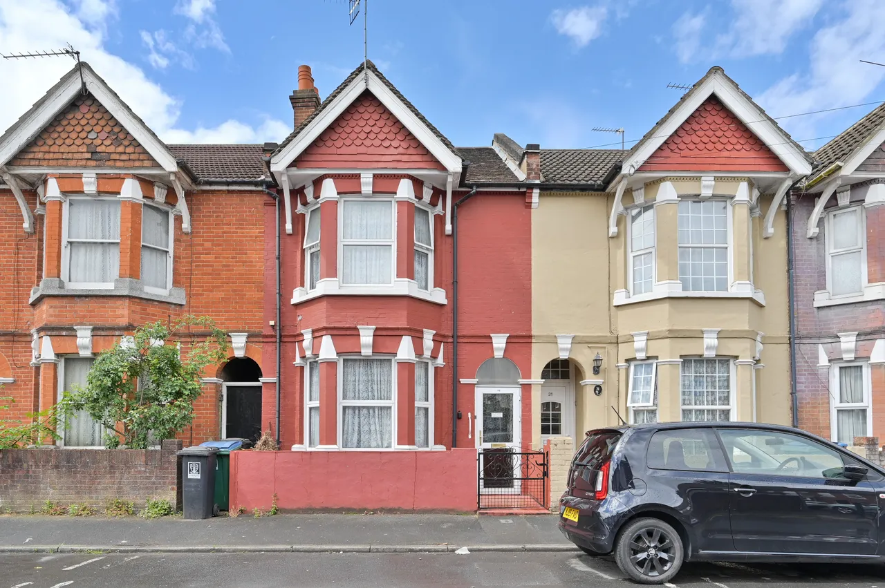 3 bed house for sale — 29 Francis Road, Watford