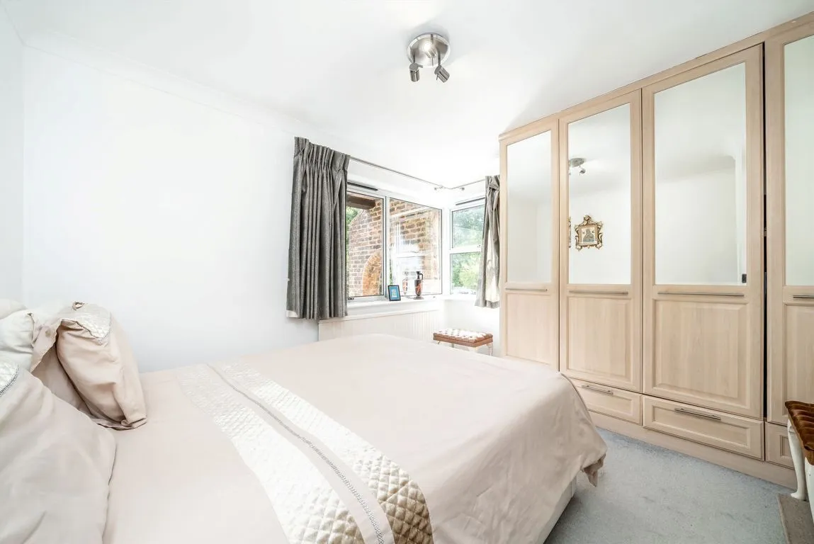 Stroudwater Park, Weybridge, KT13, photo 5
