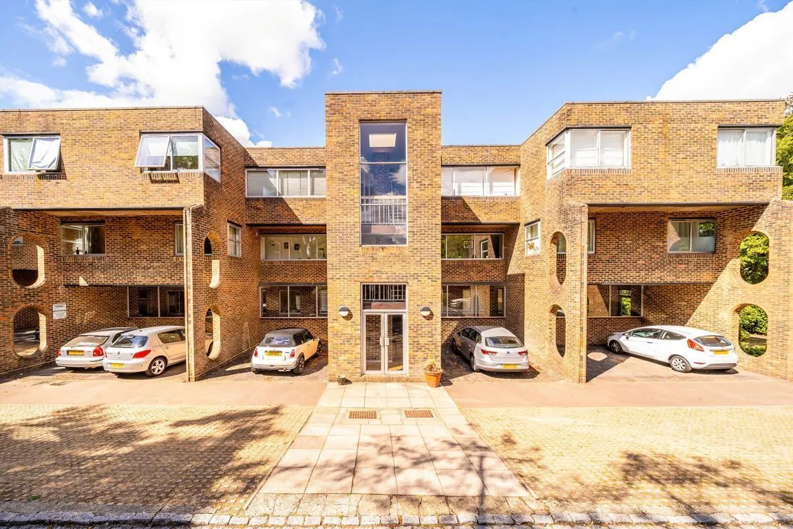 2 bed property for sale, Stroudwater Park, Weybridge, KT13
