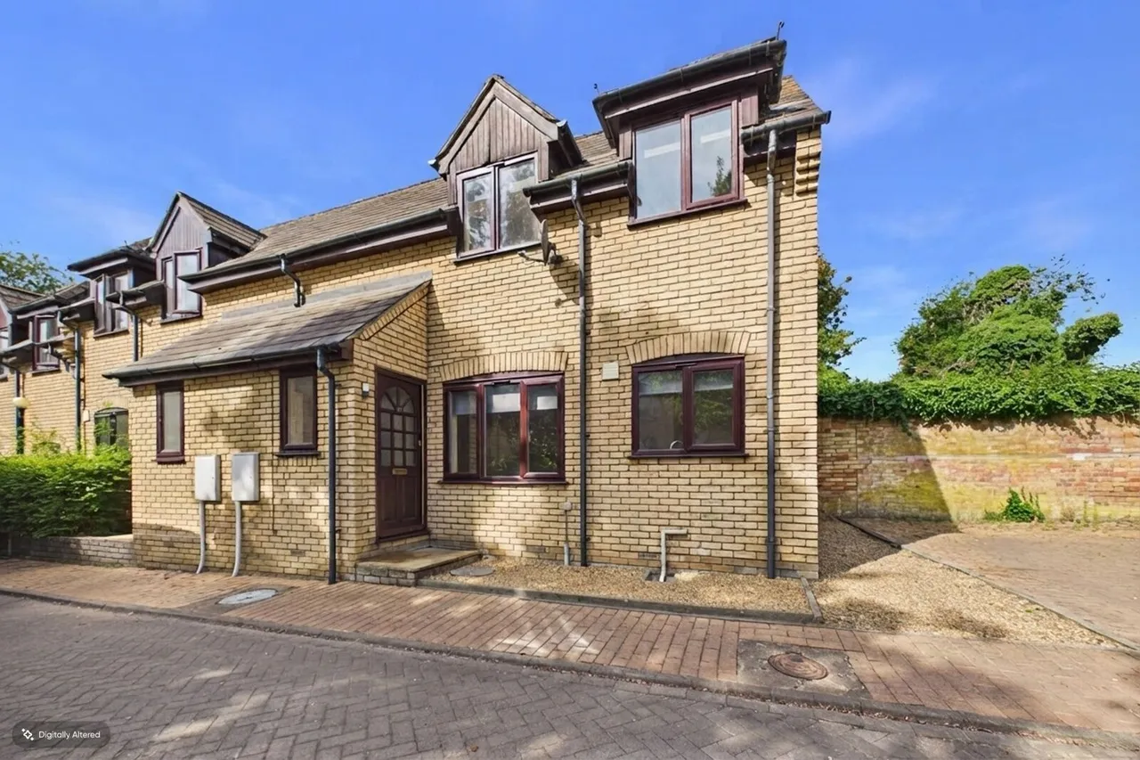 2 bed house for sale, Lion Yard High Street, Ramsey, PE26