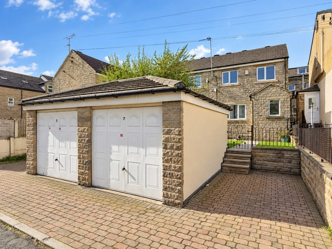 3 bed house for sale, Prospect Villas, Cleckheaton, BD19