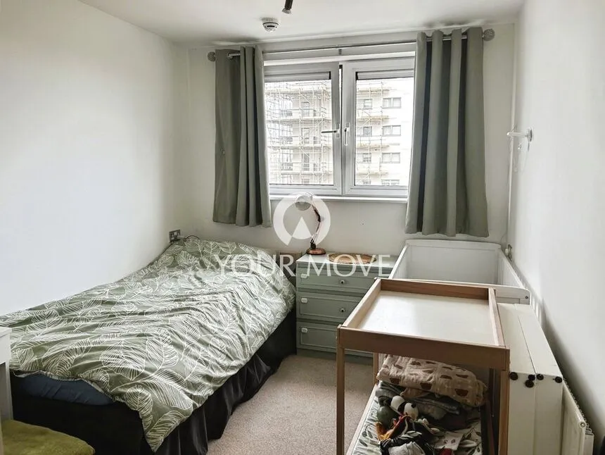 Erebus Drive, London, SE28, photo 4