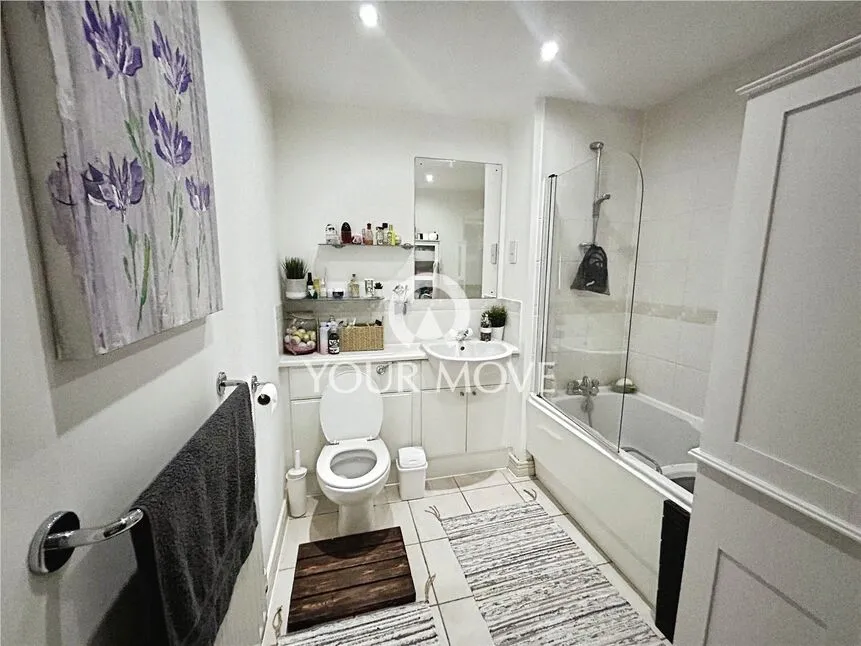 Erebus Drive, London, SE28, photo 3