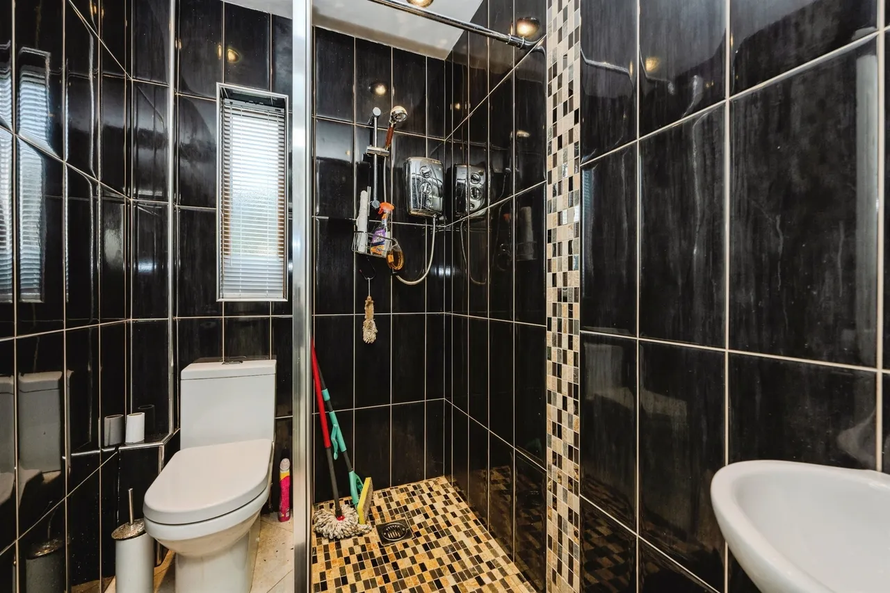 Clydach Road, Swansea, SA6, photo 18