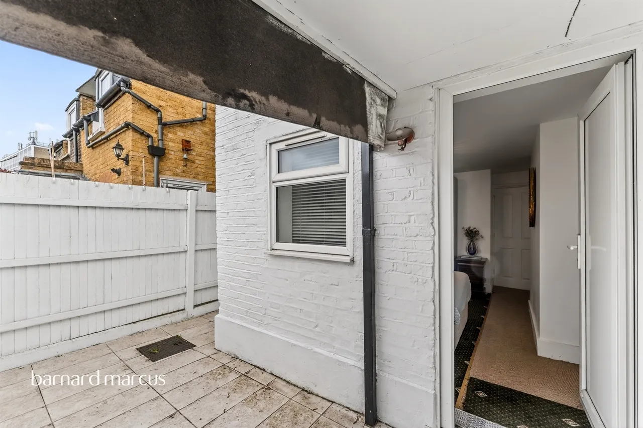 Mossbury Road, London, photo 9
