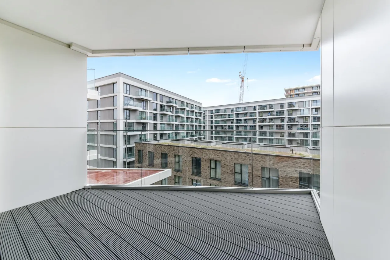 Carrick House, Royal Wharf, E16, photo 2