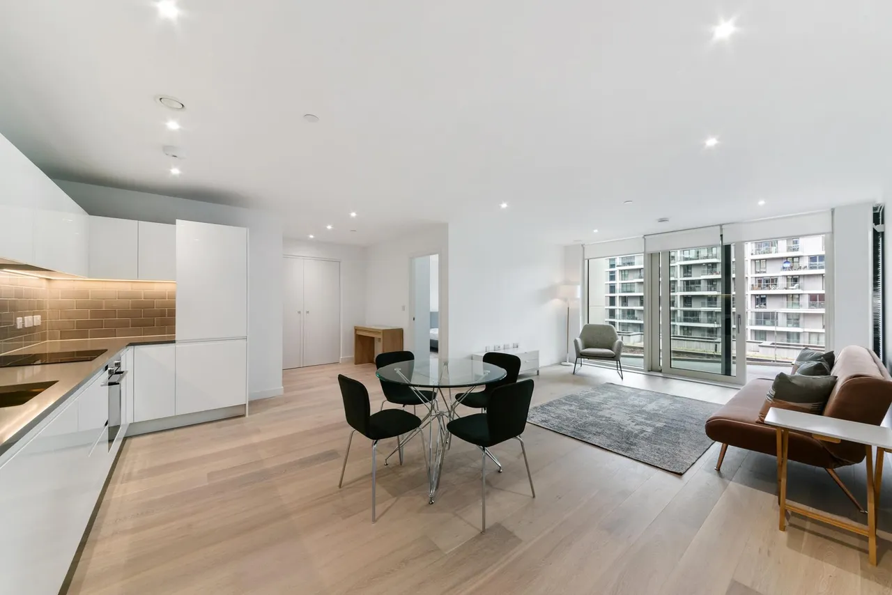 1 bed flat to rent, Carrick House, Royal Wharf, E16