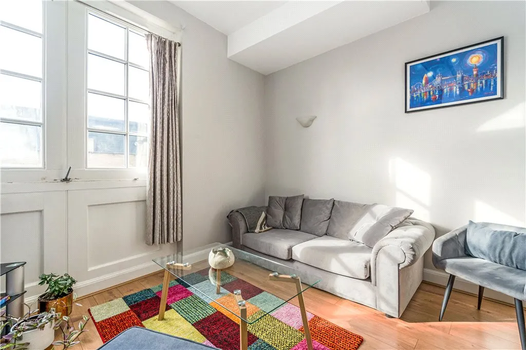 2 bed flat for sale — Gainsford Street, London, SE1