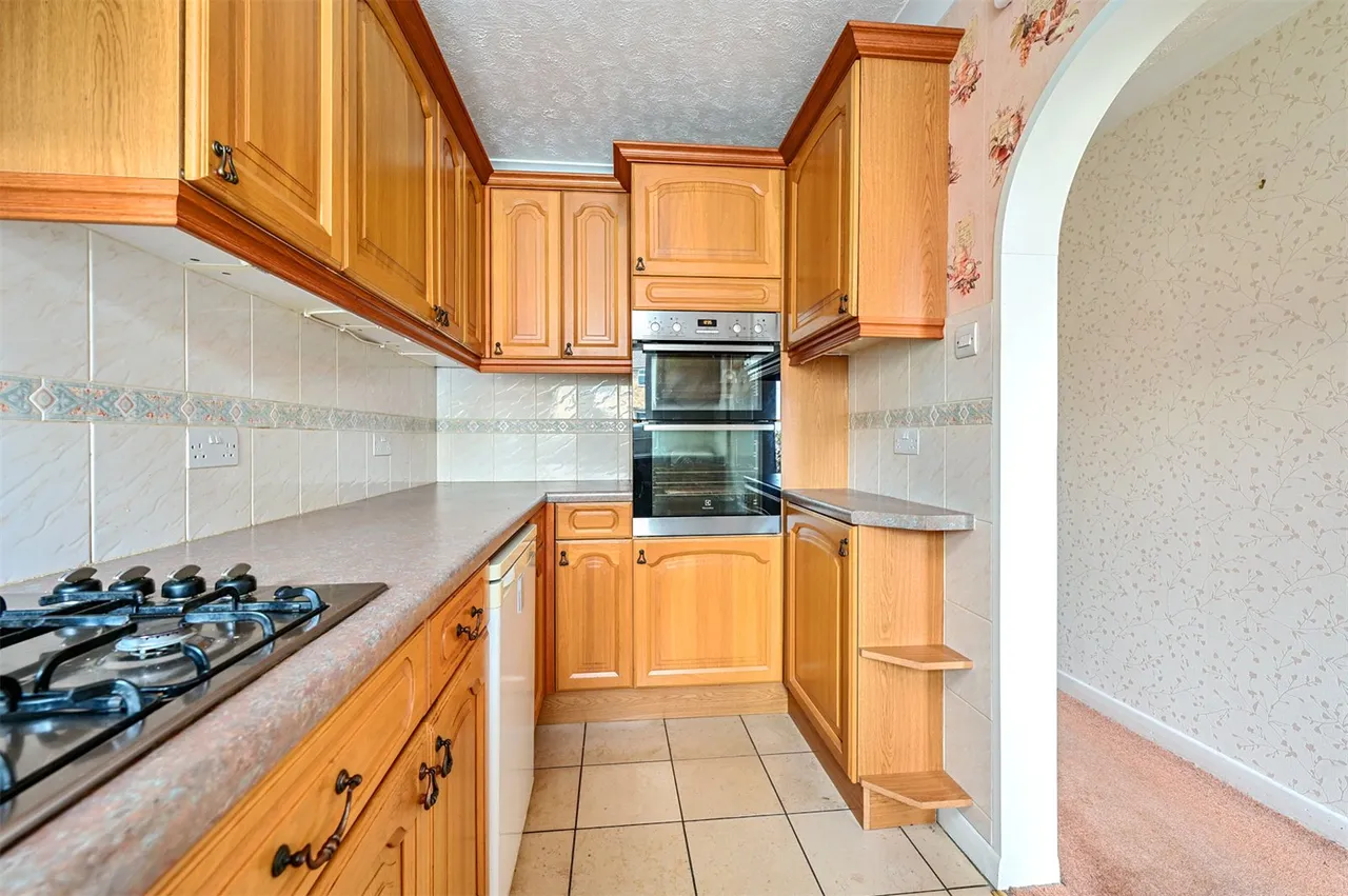 Northfield Close, Church Crookham, Fleet, Hampshire, GU52 6EE, photo 5