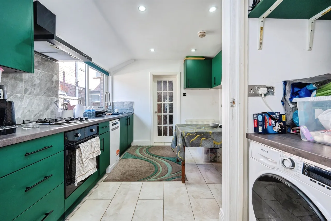 2 bed flat for sale — Buxton Road, Luton