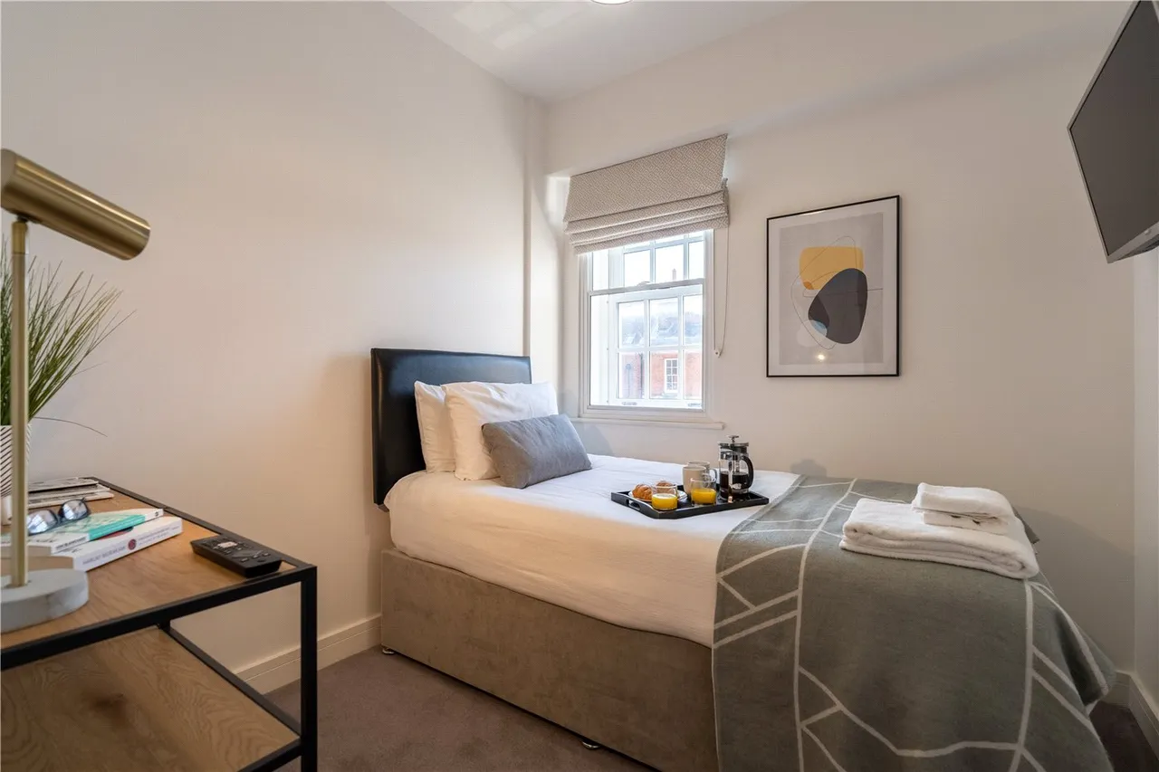2 bed flat to rent — Wellington House, London Street, Reading, RG1