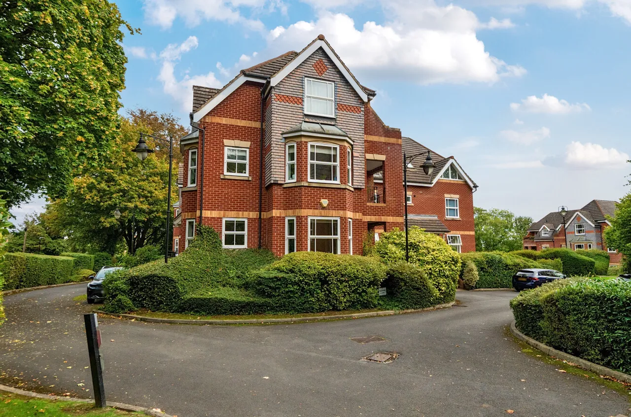 2 bed flat for sale, Allerton Park, Chapel Allerton, LS7