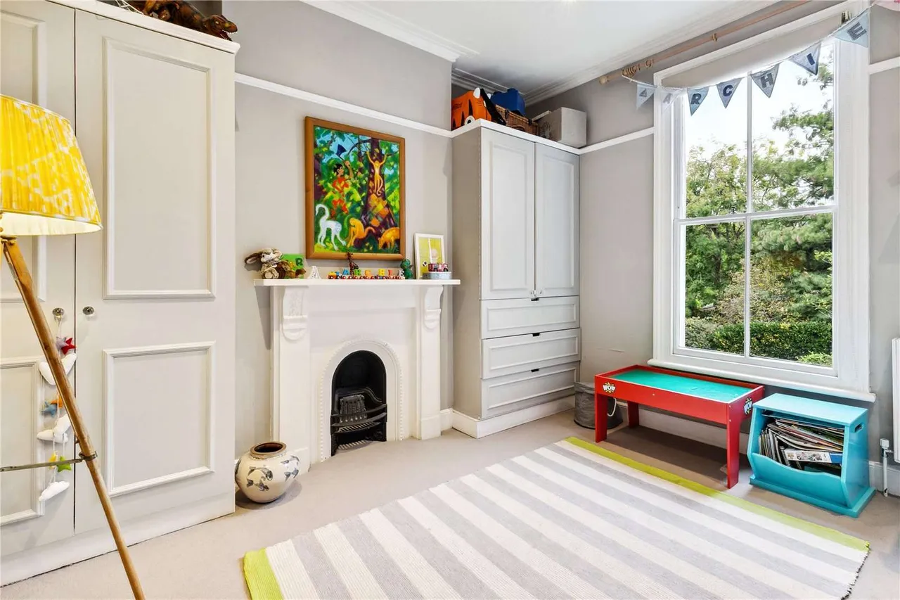 Eglantine Road, London, SW18, photo 12
