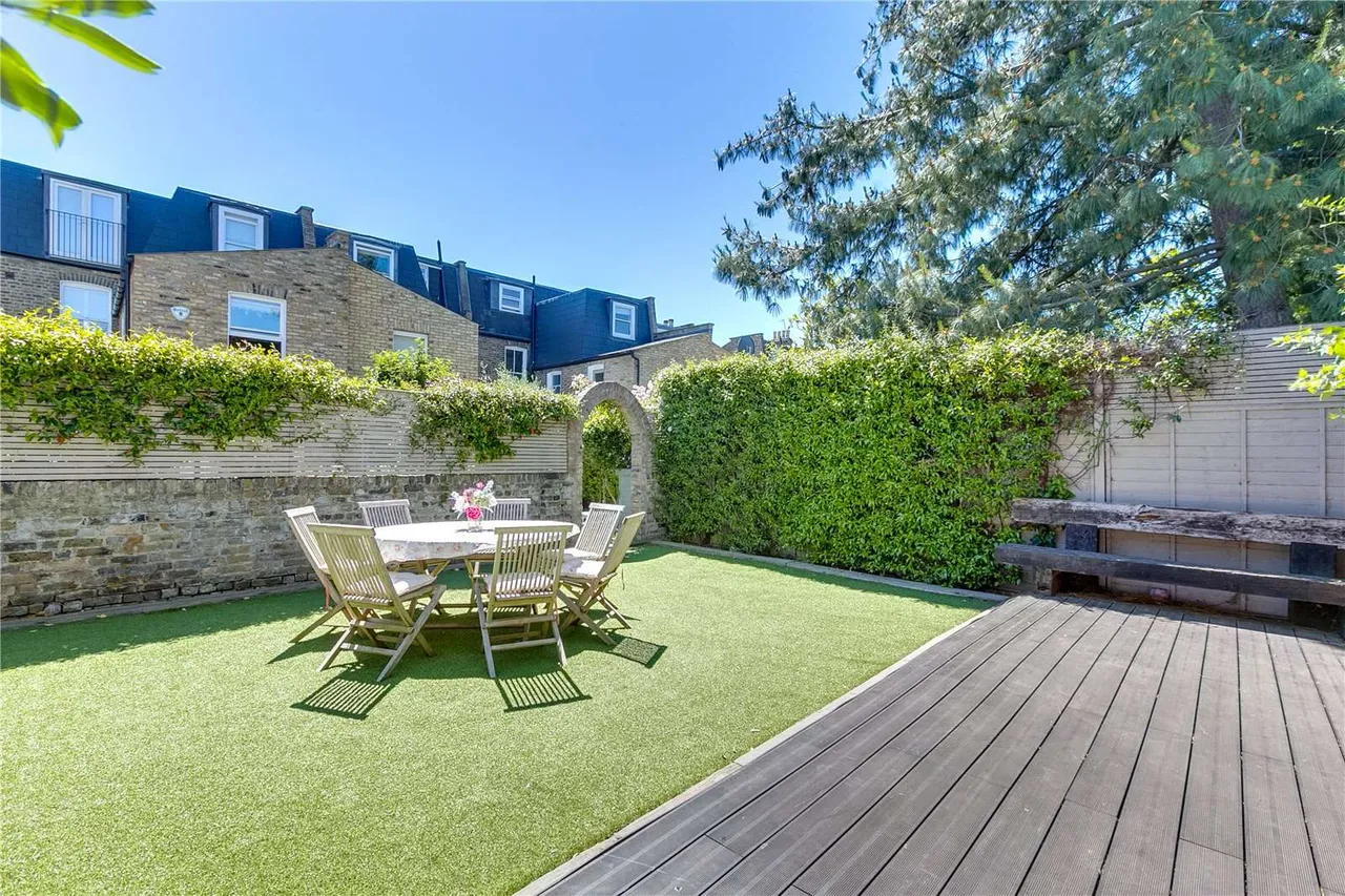 Eglantine Road, London, SW18, photo 6