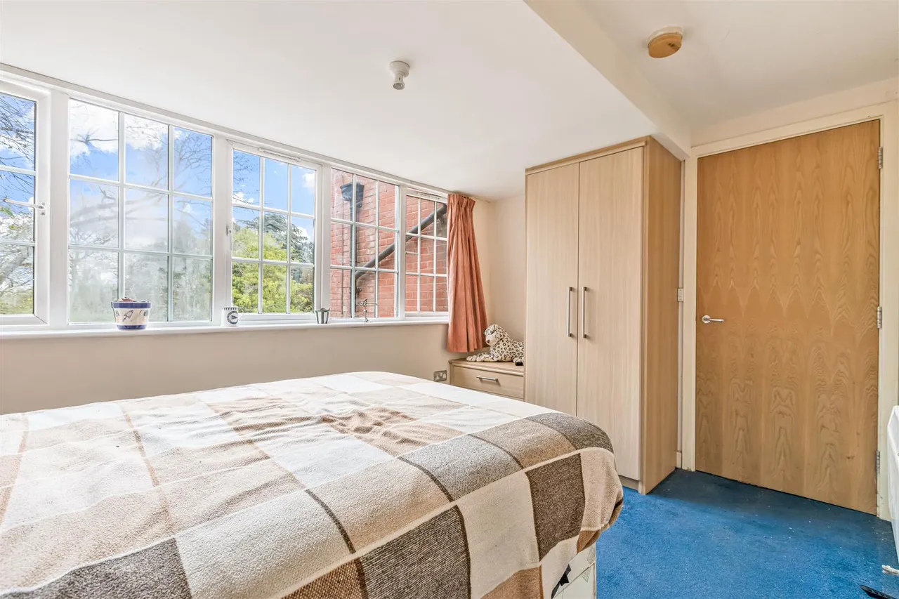 Knighton Park Road, Leicester, LE2, photo 8