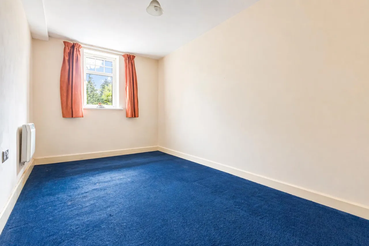 Knighton Park Road, Leicester, LE2, photo 11
