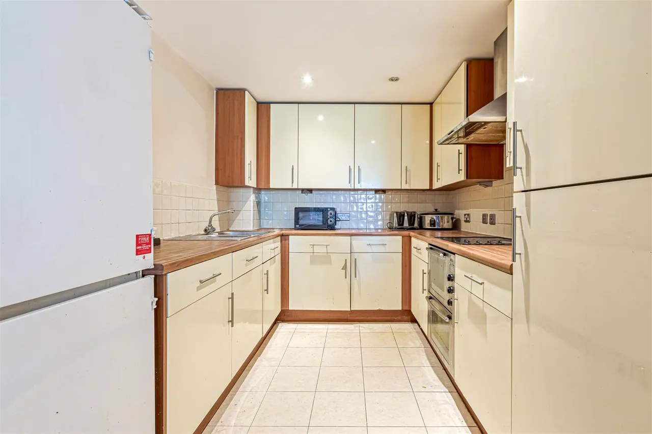 Knighton Park Road, Leicester, LE2, photo 3