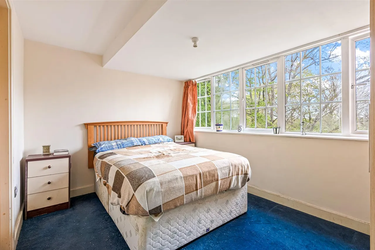 Knighton Park Road, Leicester, LE2, photo 7