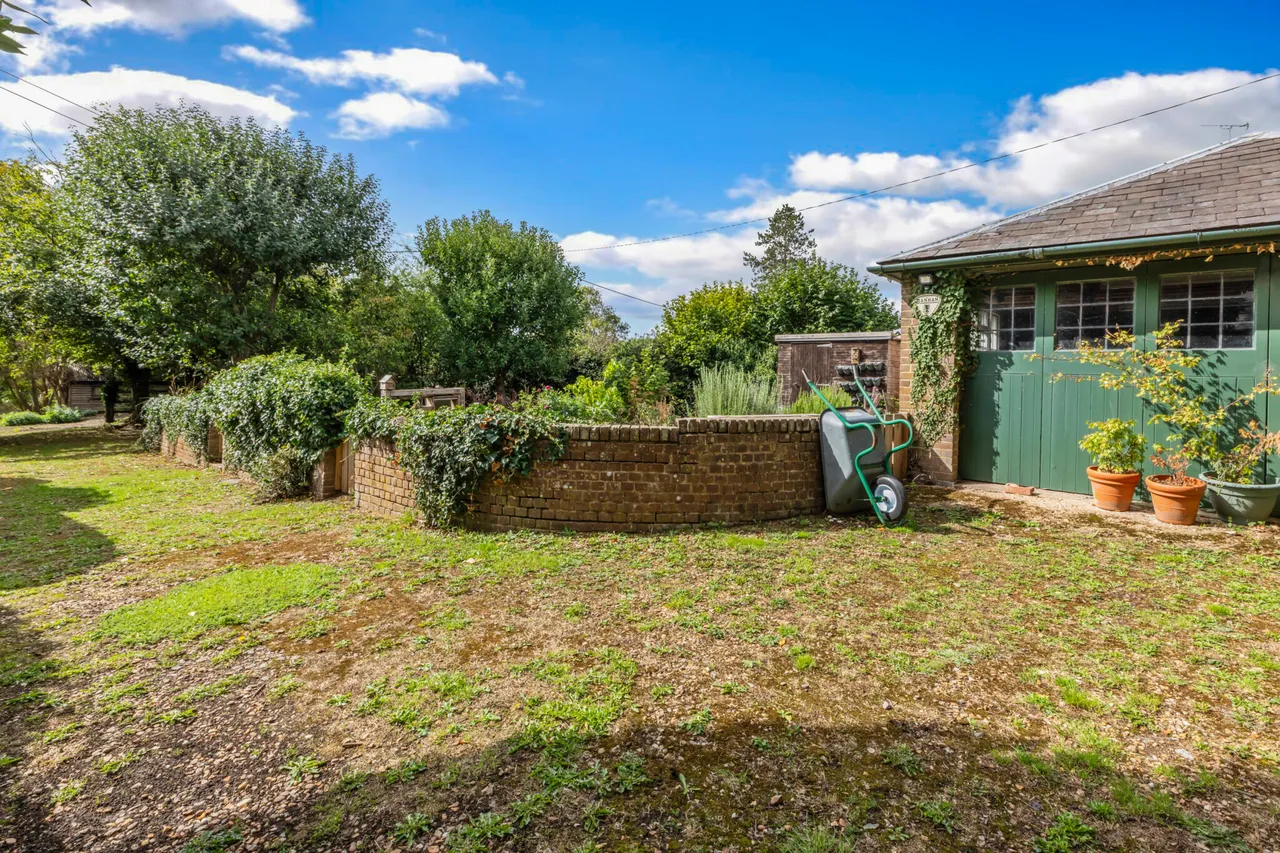 Milton House, Cholesbury, HP23, photo 26