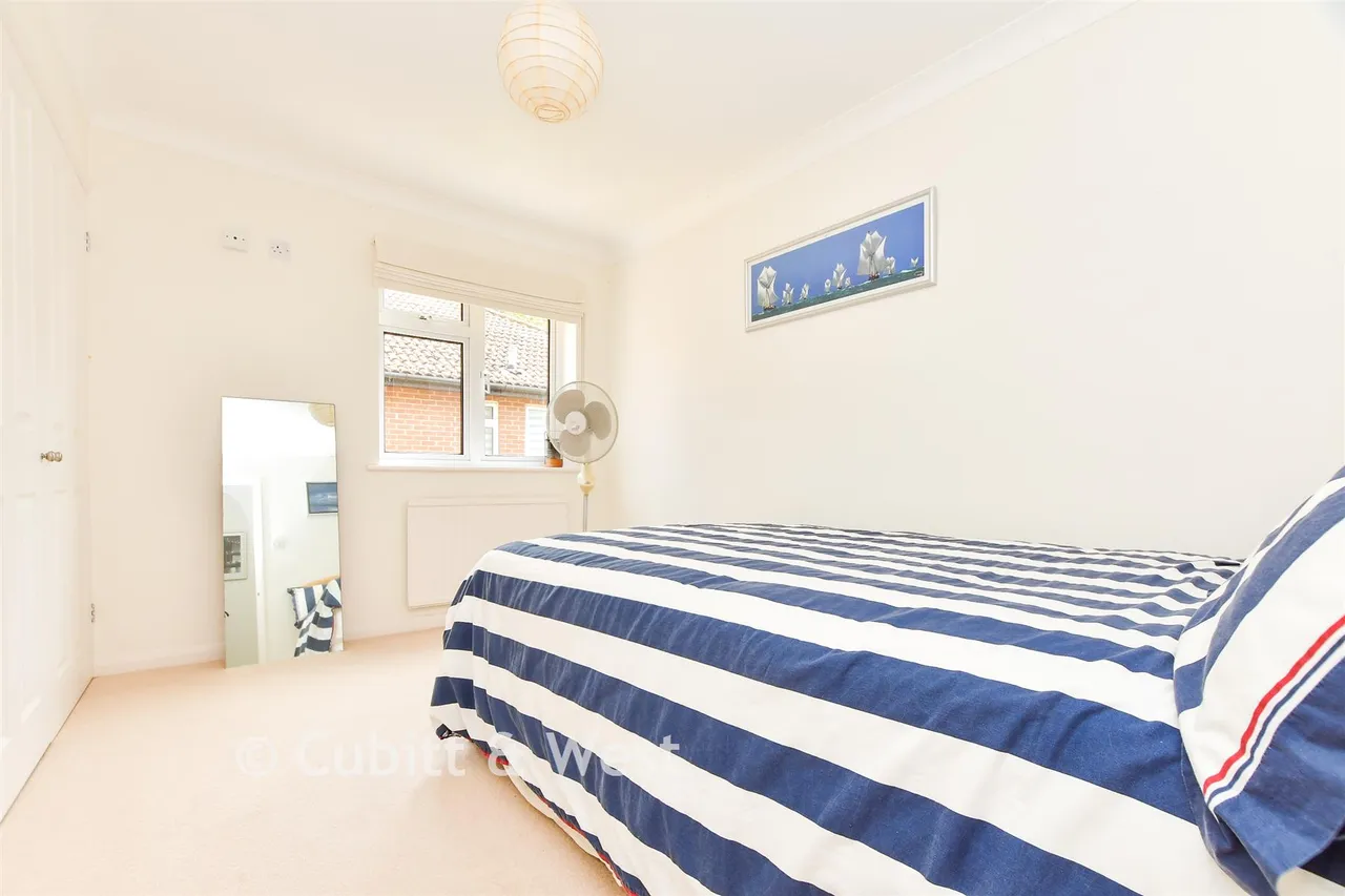 Knowle Lane, Cranleigh, GU6, photo 7