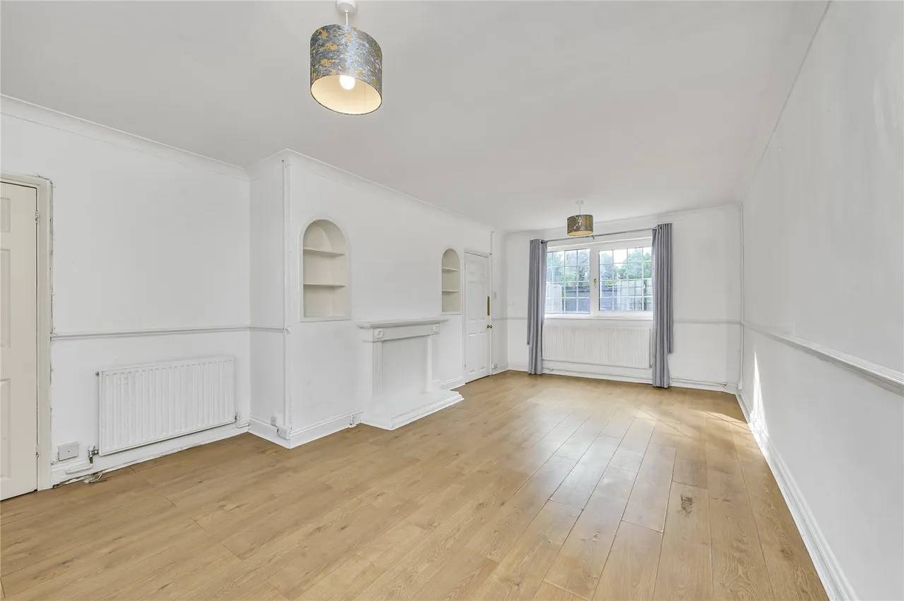Gauden Close, London, SW4, photo 2