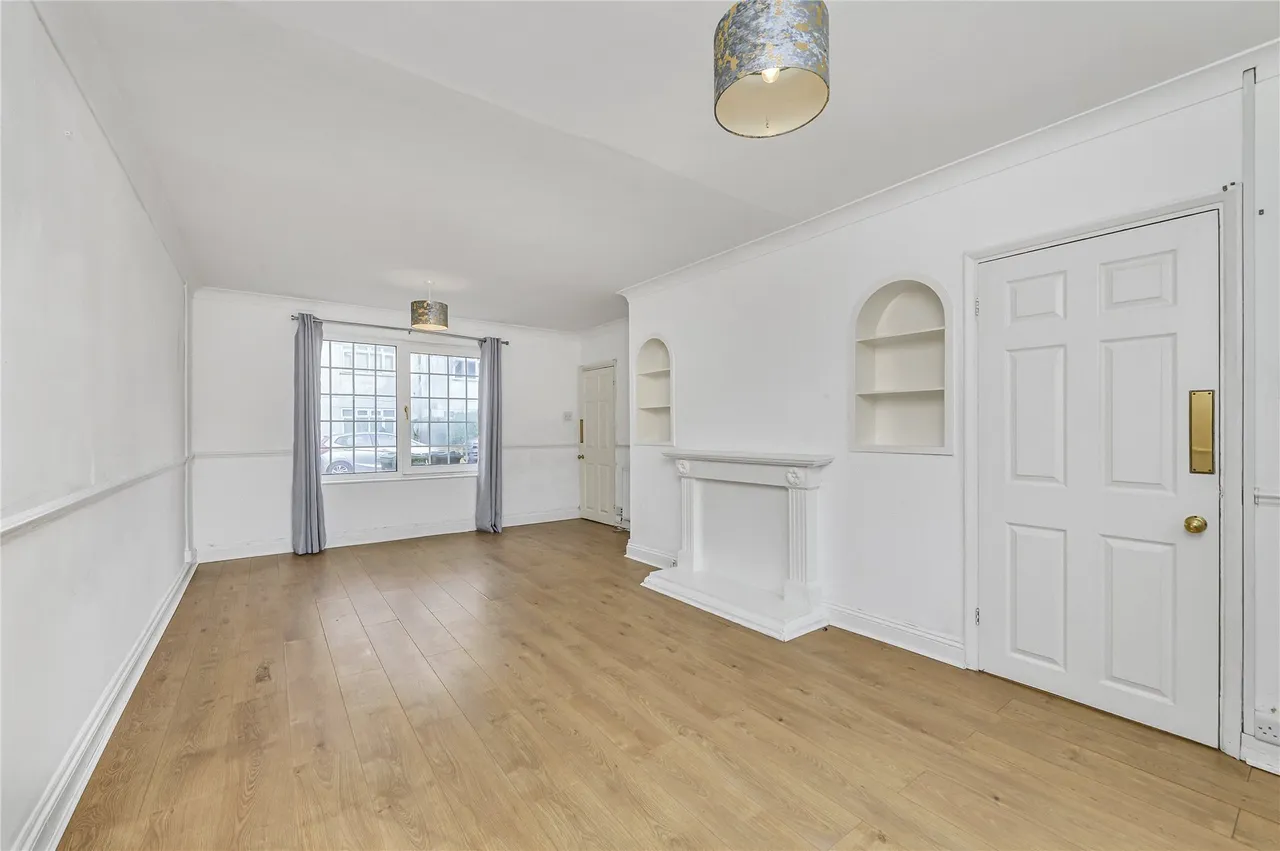 Gauden Close, London, SW4, photo 3