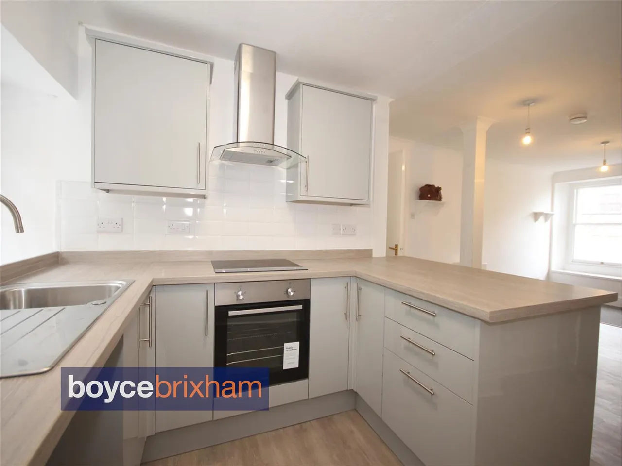 3 bed flat to rent, Fore Street, Brixham